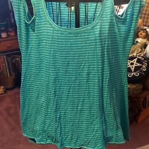 Cit out shoulder shirt